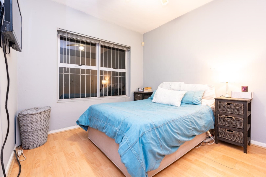 To Let 1 Bedroom Property for Rent in Kenilworth Western Cape